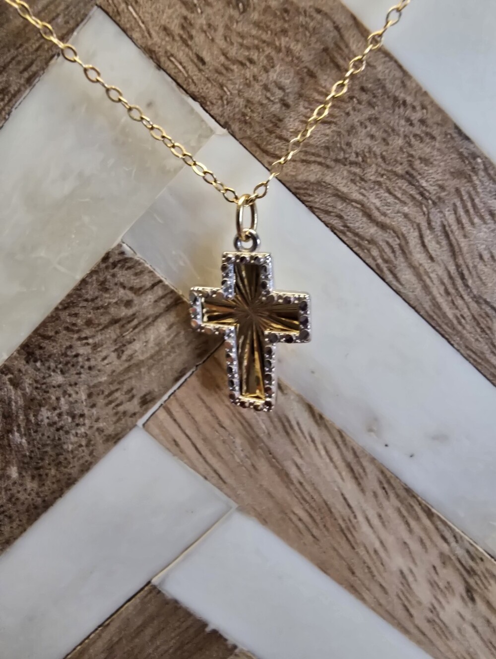 NWOT Solid 14k Gold Cross Pendant Necklace